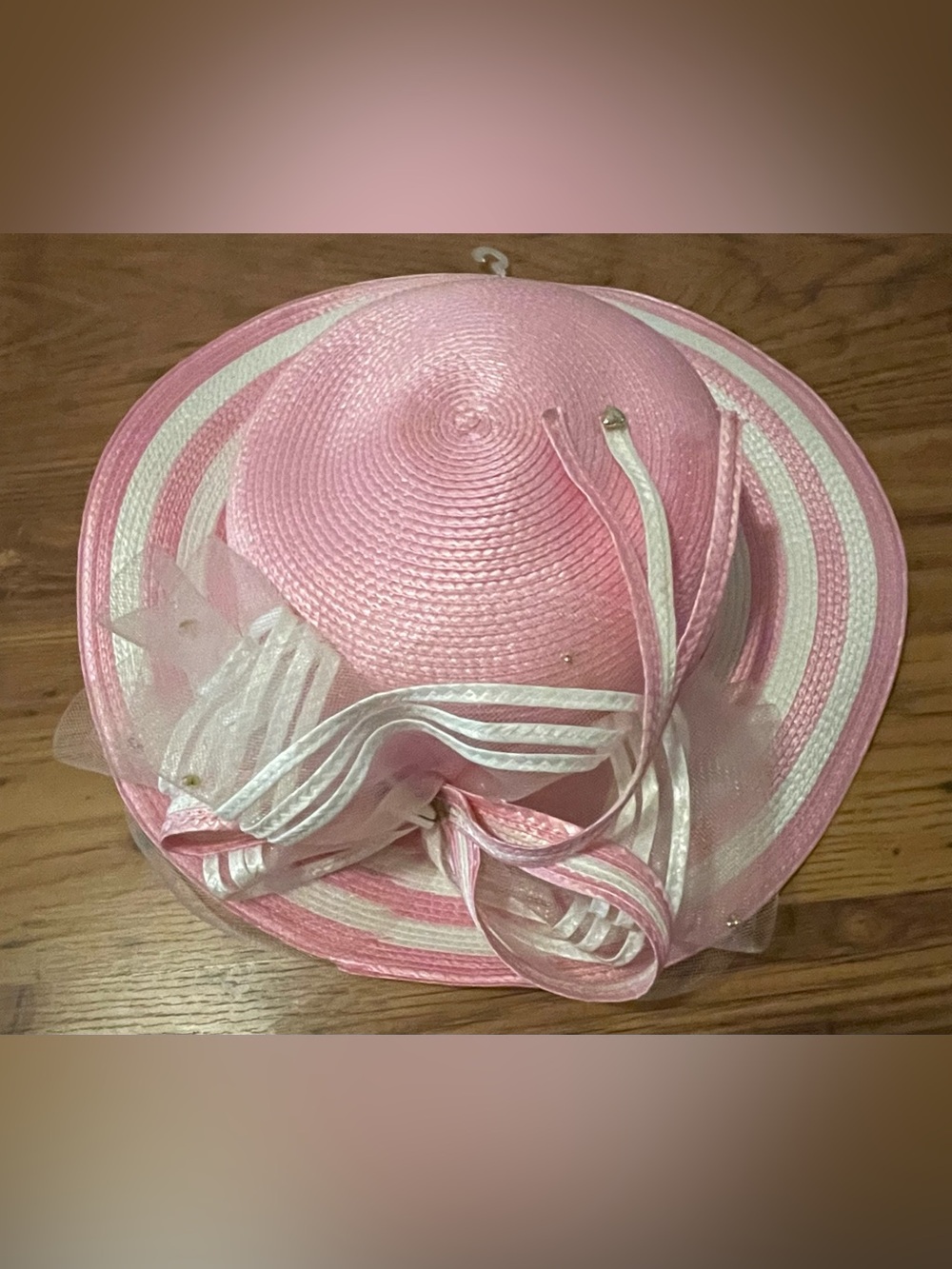 Vintage Kentucky Derby Style Fascinator Pink and White Elegant Bow Wide-Brim Hat